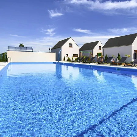 Apartment In Rogowo Near Baltic Sea Beach, Cleaning Included Hébergement de vacances *